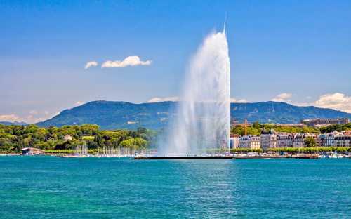 Genf Stadtrundfahrt Open-Top-Sightseeing-Bus am Genfersee